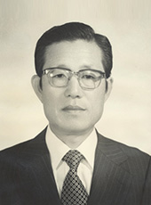 11대 원장 이효근 사진